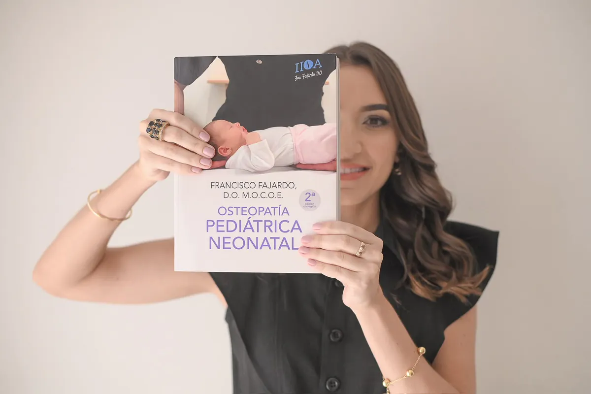Isabela Trovatti com referência de osteopatia pediátrica neonatal